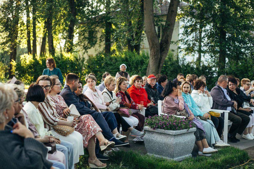 Летний театр «Вечера у Карамазовых» начал работу в Старой Руссе