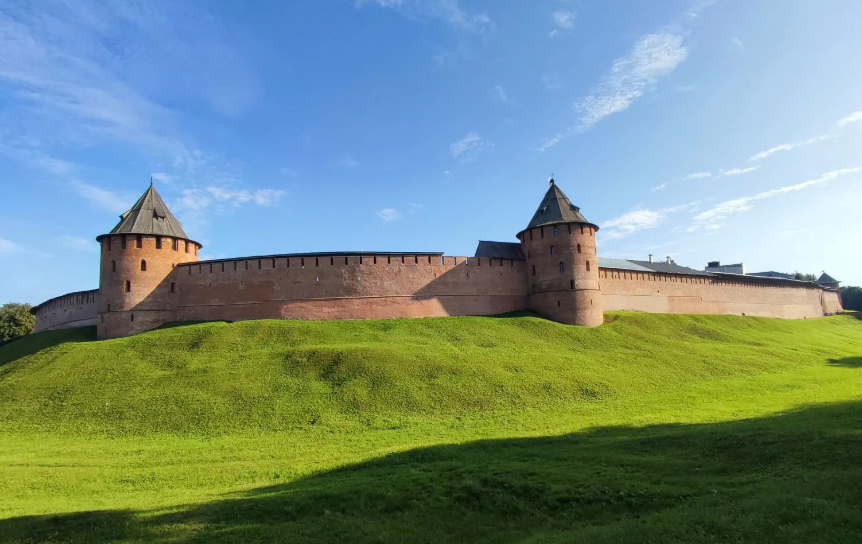 В Новгородском детинце прошел первый фестиваль исторической литературы