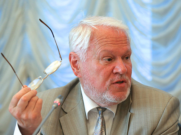Анатолий Константинов стал участником «Книжного поезда — 2026»