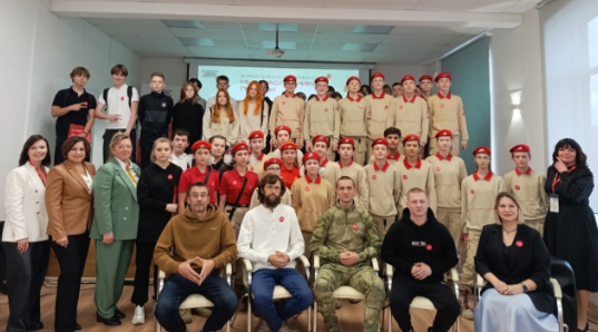 В Калининградской областной юношеской библиотеке им. В. Маяковского в рамках проекта «Герои новой эпохи» состоялась Всероссийская конференция «Мы — наследники Победы»