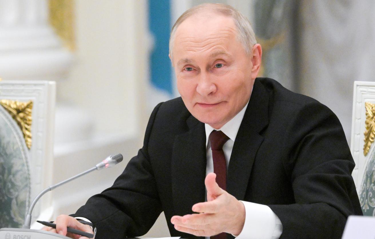 Путин поприветствовал участников фестиваля "Красная площадь"